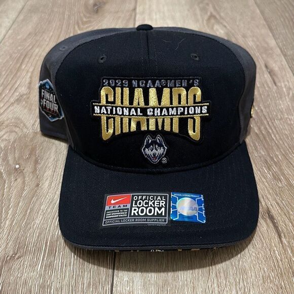 Nike Mens Black March Madness‎ 2023 Connecticut Huskies Champions Hat NWT - Picture 1 of 7